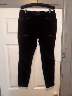 Black Women's Zip-Accent Slim Jeans
